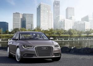 Der Audi A6 L e-tron concept fährt als Plug-in-Hybrid bis zu 80 Kilometer rein elektrisch