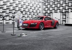 Am Akustik-Prüfstand wird der Sound des Audi R8 e-tron optimiert