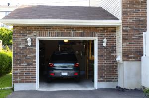 Autos geschützt in der Garage abstellen