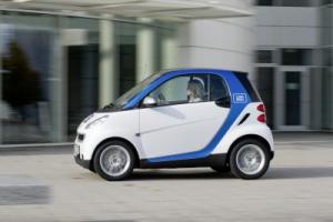 Die weiß-blauen Smarts von car2go kommen bald nach Frankreich