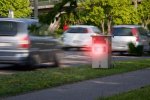 Dank Navi oder Smartphone werden Kraftfahrer vor Blitzern rechtzeitig gewarnt